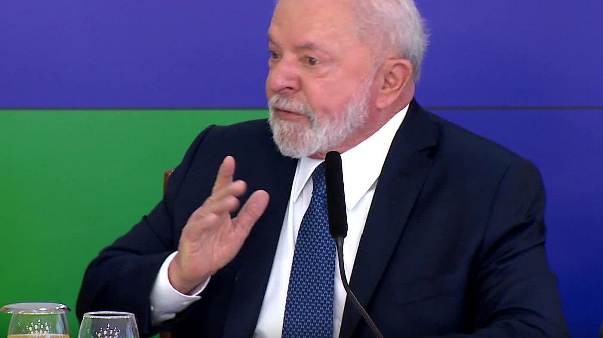 Lula questiona valor das passagens mesmo diante da queda do preço do querosene de aviação