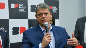 Em entrevista coletiva, governador paulista afirmou que prioridade é o "restabelecimento da energia para as pessoas"