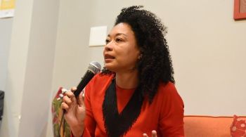 Escritora e gestora colombiana, que está no Brasil para lançamento do seu livro “Águas de Estuário”, conversou com CNN Plural sobre a importância da leitura e escrita na inclusão social