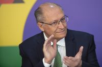 Nova política dará mais competitividade à indústria química reduzindo PIS/Cofins, diz Alckmin