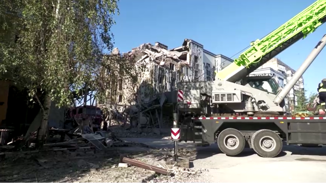 Mísseis russos destroem hotel e residências em Pokrovsk, diz Ucrânia