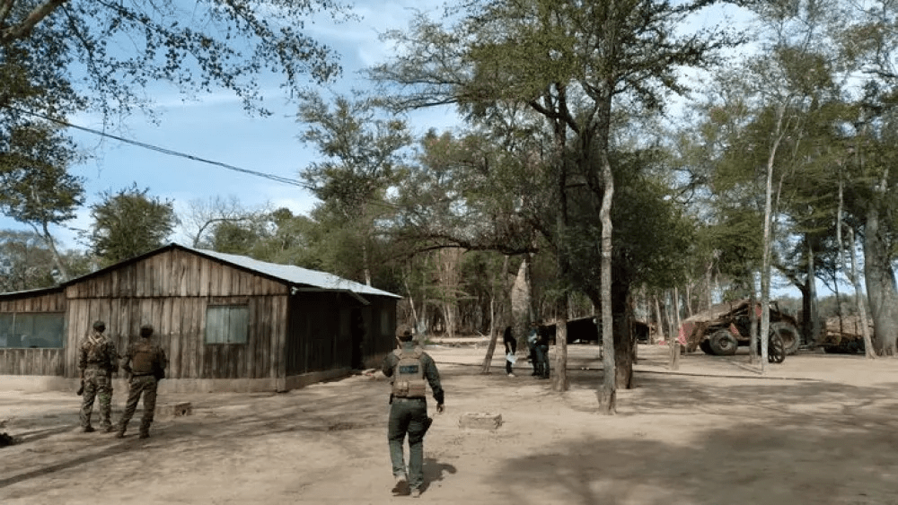 Imagens da Operação Belia que desativou cinco pistas clandestinas ligadas a uma organização internacional do tráfico de cocaína, na região do Chaco, no Paraguai, em julho de 2022.