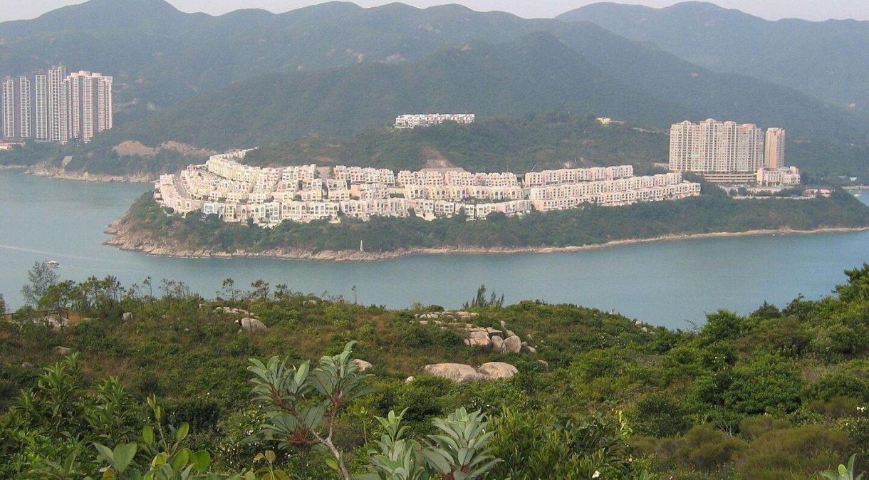 Vista para o condomínio fechado de alto luxo da penínsusla de Redhill, em Hong Kong