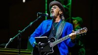 Jack Sonni, guitarrista do Dire Straits, morre aos 68 anos