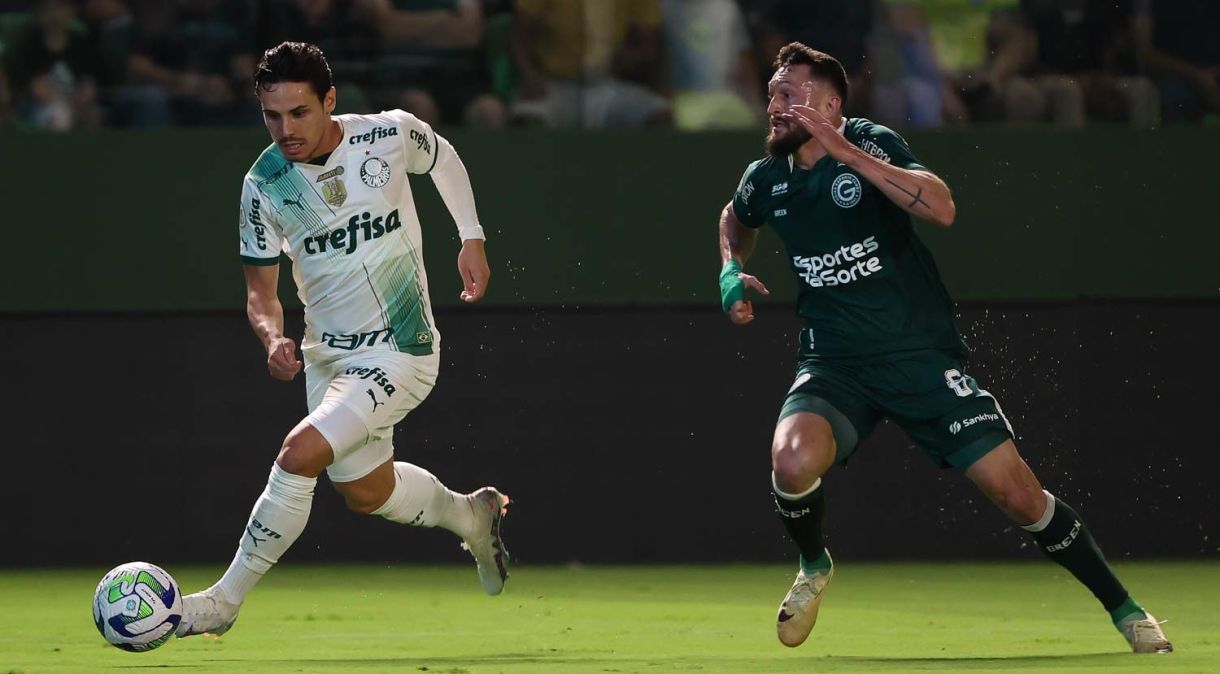 Goiás e Palmeiras em partida do primeiro turno do Brasileirão