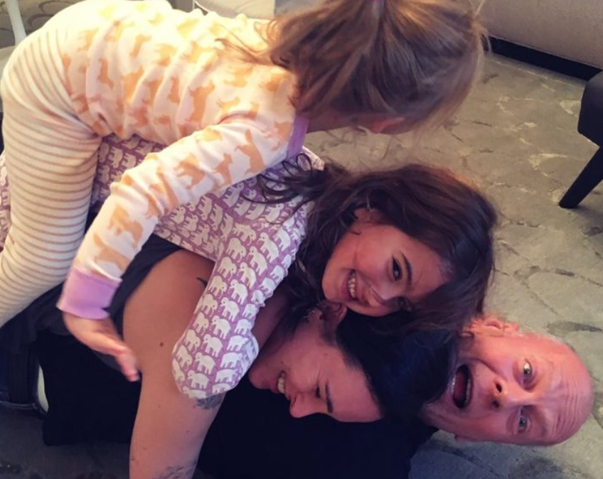 Esposa de Bruce Willis explica como família lida com doença do ator