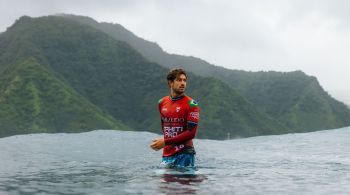 João Chianca foi arremessado por onda em treino realizado no Havaí