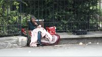 Sede das Olimpíadas, Paris remove moradores de rua para outras cidades da França