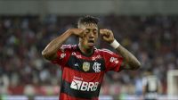 Flamengo vence Botafogo com golaço de Bruno Henrique em Nilton Santos lotado