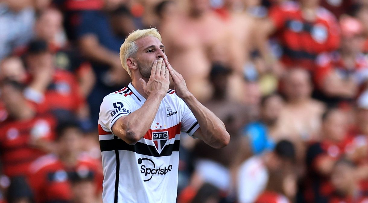 Calleri comemora o gol da vitória do São Paulo sobre o Flamengo no primeiro jogo da final da Copa do Brasil
