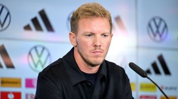 Treinador de apenas 36 anos assinou contrato até o fim da Eurocopa de 2024, que será disputada na Alemanha