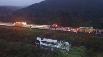 De acordo com a Polícia Rodoviária Federal (PRF) do Paraná, o acidente aconteceu na altura do km 30 da rodovia, no município de Campina Grande do Sul, por volta das 4h45