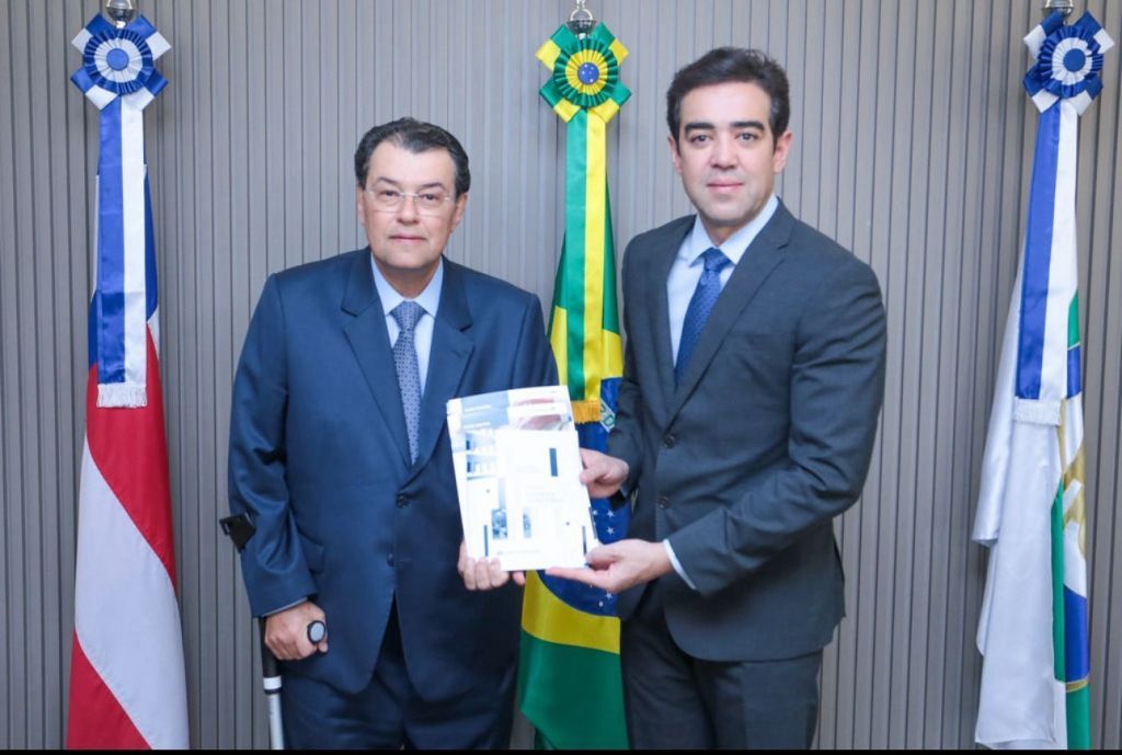 Dantas e Braga, na entrega do relatório do TCU ao senador