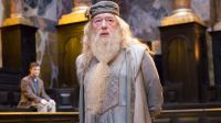 Atores de “Harry Potter” lamentam morte de Michael Gambon, intérprete de Dumbledore