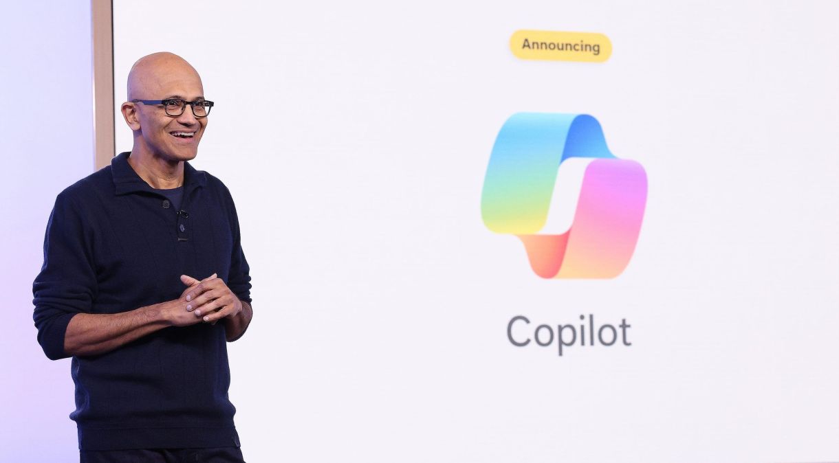 Satya Nadella, CEO da Microsoft, durante evento oficial nesta quinta-feira (21)