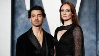 Sophie Turner processa Joe Jonas pelo retorno de seus filhos à Inglaterra