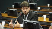 Principais impasses à implantação de eólicas offshore no Brasil devem ser resolvidos com novo marco, diz relator à CNN