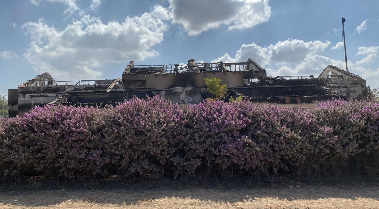 Os restos carbonizados do kibutz Be'eri, Israel, em 20 de outubro