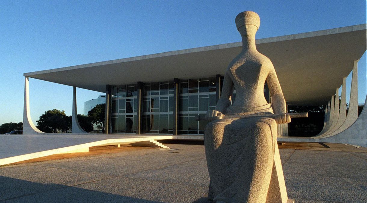 Estátua da Justiça, em frente ao prédio do Supremo Tribunal Federal (STF), em Brasília