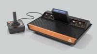 Atari aposta em moda retrô para se manter em negócios de games