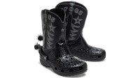 Existem Crocs em forma de bota de cowboy agora