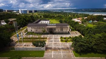 País só fica atrás dos Estados Unidos e da Espanha; além do presidente e vice, população escolherá senadores e deputados