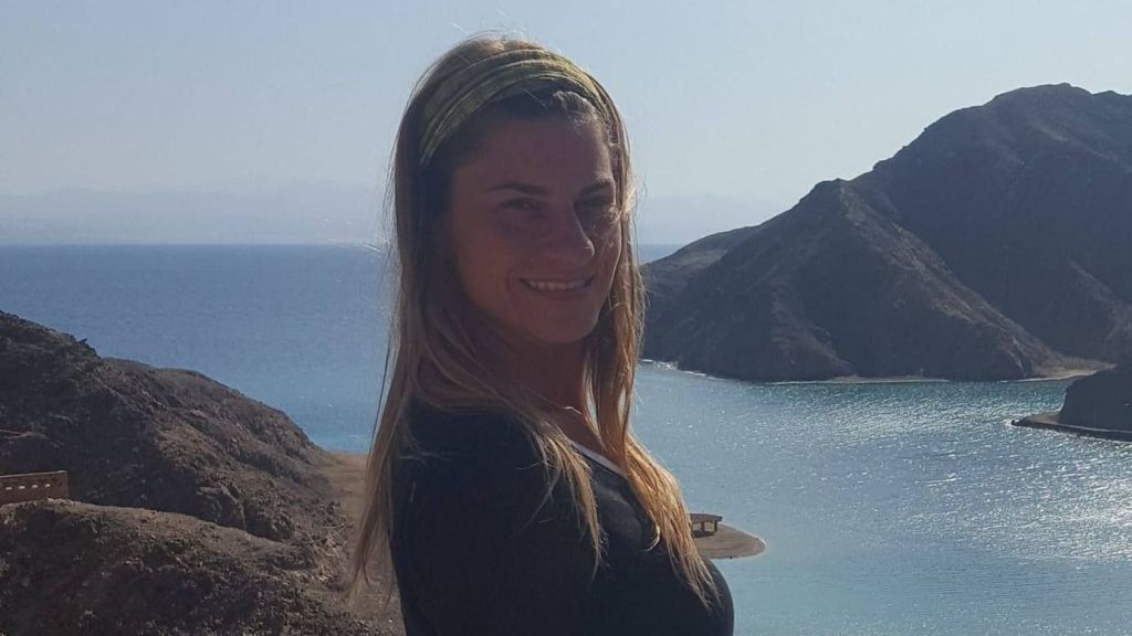 Karla Stelzer, brasileira desaparecida em Israel após ataques do Hamas