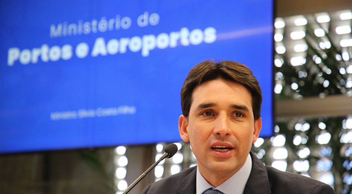 Ministro Silvio Costa Filho, em reunião