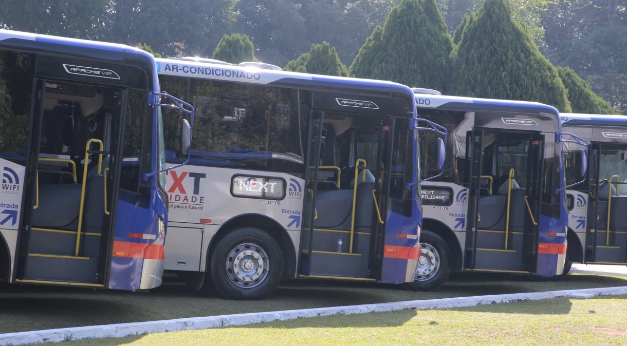 Ônibus intermunicipais da EMTU (Empresa Metropolitana de Transportes Urbanos)