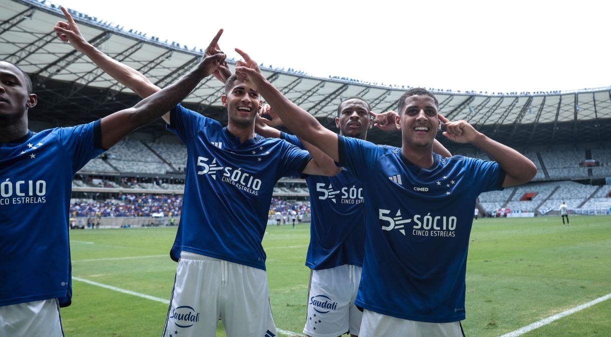 Jogadores do Cruzeiro comemoram título da Copa do Brasil Sub-20
