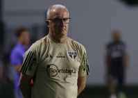 Dorival admite que goleada contra Palmeiras é vergonhosa para o São Paulo