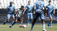 Botafogo e Athletico-PR não mexem no placar em jogo retomado e só empatam