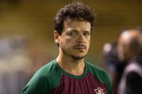 Diretor do Fluminense confirma acerto com zagueiro e fala de eventuais saídas