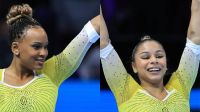 É dobradinha do Brasil! Rebeca Andrade e Flávia Saraiva conquistam prata e bronze no solo