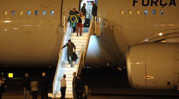Aeronave que chega ao Brasil no sábado (21) traz 66 brasileiros