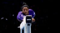 Simone Biles redefine a imagem de uma atleta de sucesso com retorno histórico aos Mundiais