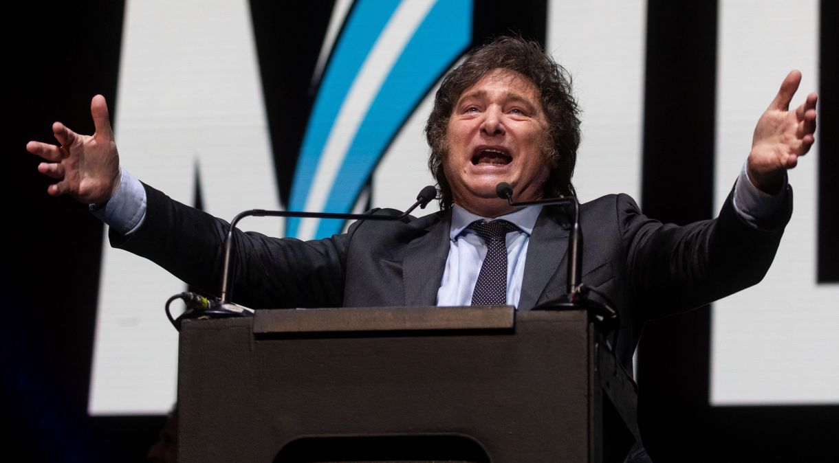 Candidato presidencial à Presidência da Argentina Javier Milei: Argentina tem histórico de manifestações e chegou a trocar de presidente diversas vezes no auge de uma crise nos anos 2000