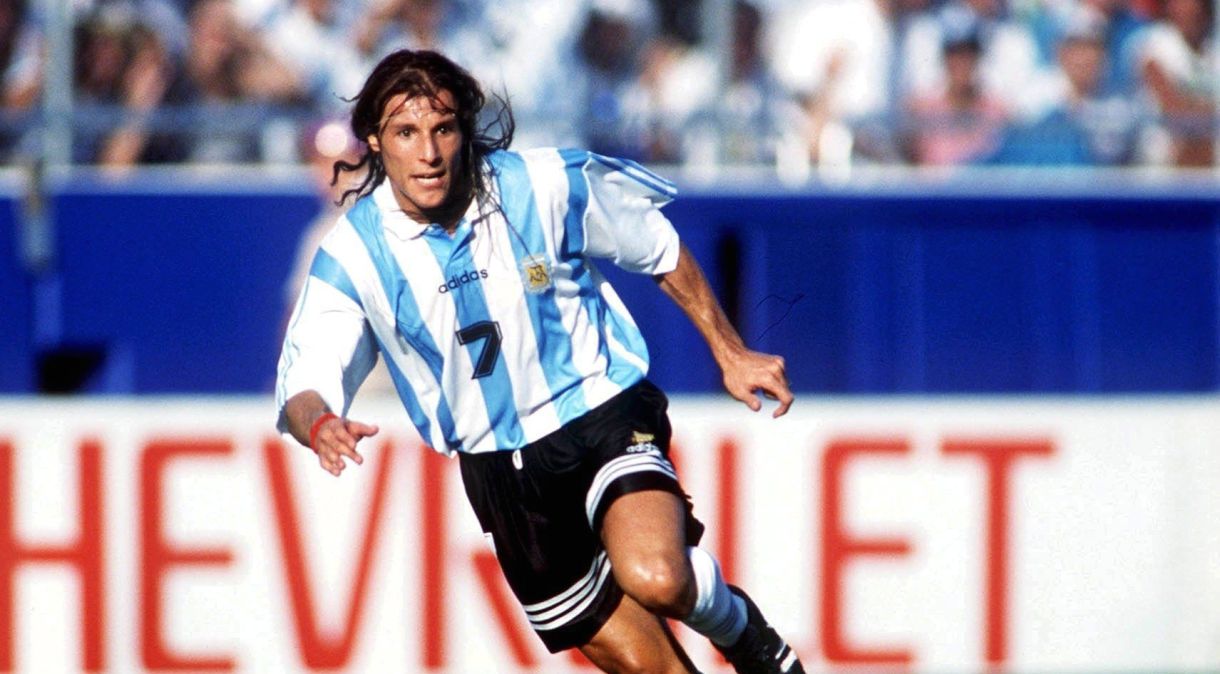 Claudio Caniggia em ação pela Seleção Argentina durante a Copa do Mundo de 1994