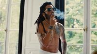 Lenny Kravitz lança novo clipe no qual aparece completamente pelado; assista