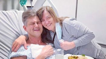 Médico passou por um transplante de rim e agradeceu amiga pela doação