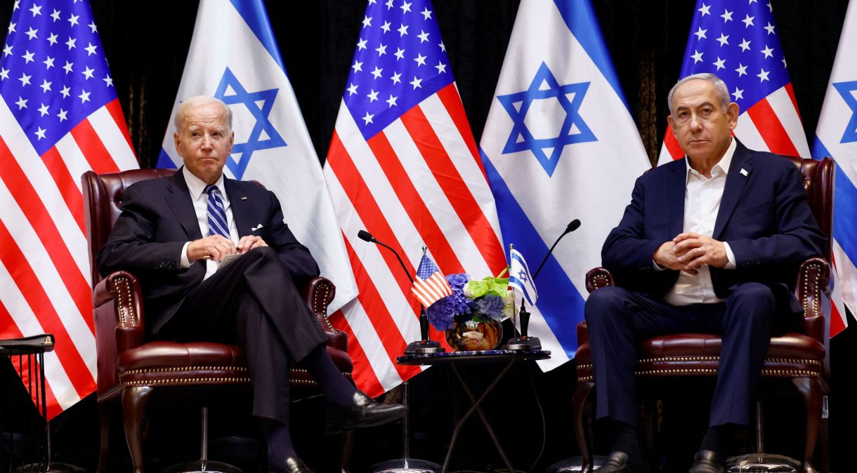 Joe Biden e Benjamin Netanyahu durante reunião em Tel Aviv