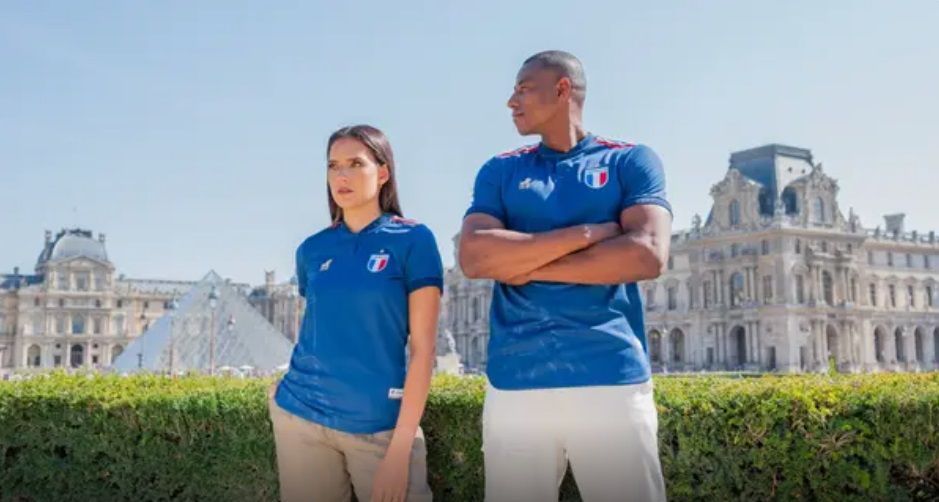 Terceira camisa do Fortaleza, que teve lançamento com campanha em Paris