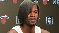 Com piercing e cabelo liso, astro da NBA aparece com visual ‘emo’: “É o meu estado emocional”