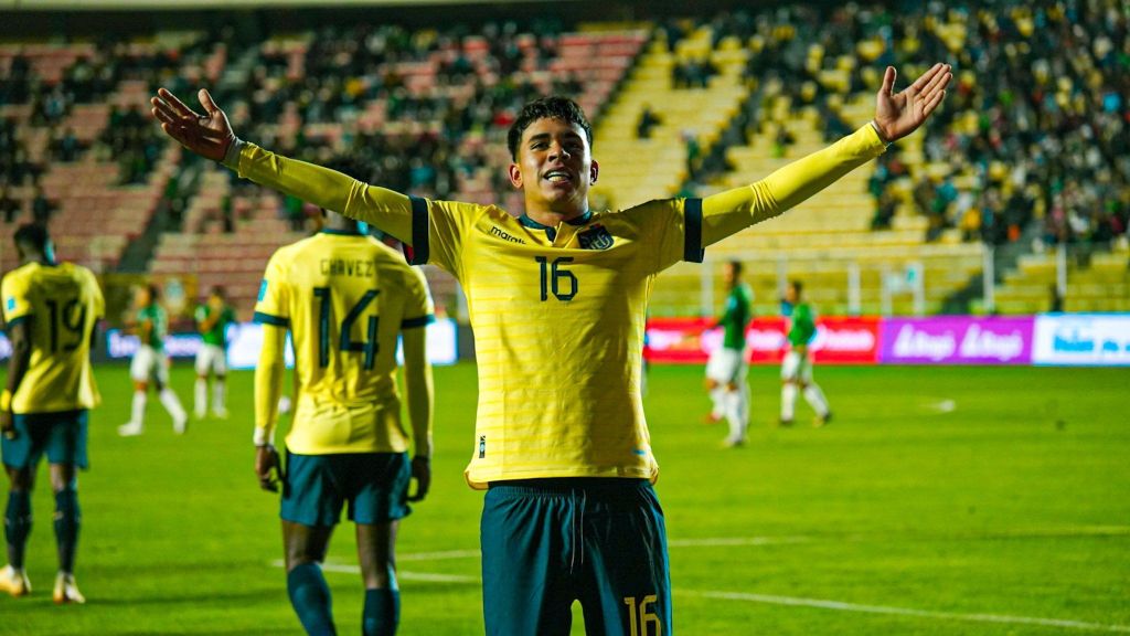 Kendry Páez comemora seu primeiro gol pelo Equador