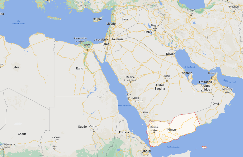 Israel fica ao norte do Mar Vermelho, acima da Arábia Saudita e à direta do Egito