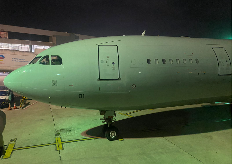 Avião KC-30 (Airbus A330 200) da Força Aérea Brasileira (FAB) após 6º pouso com brasileiros repatriados