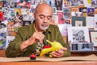 Conheça Christian Louboutin, estilista que entrou na lista da Forbes