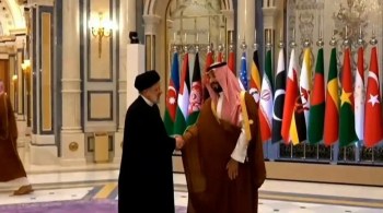 Encontro marca a primeira viagem de um líder iraniano à Arábia Saudita em 11 anos, depois que os dois países restauraram as relações diplomáticas em março