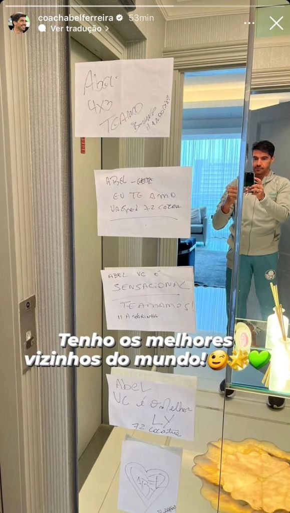 Abel Ferreira compartilhou imagem com os bilhetes que ganhou de vizinhos