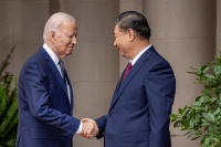 Teremos comunicação militar direta e clara com a China, diz Biden